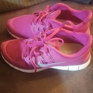 Size 10 Nike free 5.0 runners